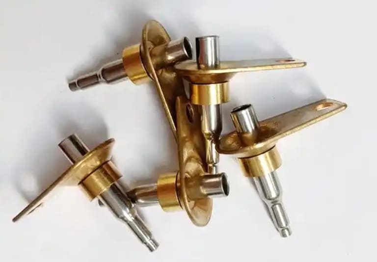 Temperature sensor housing